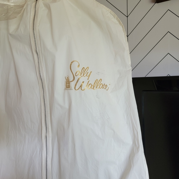 Stunning Vintage Sally Wallace Wedding Gown - Picture 9 of 10